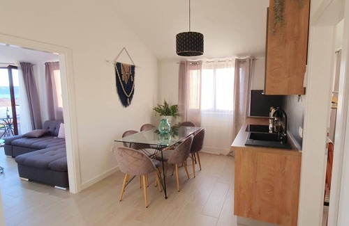 Kastel Stari Apartment | Apartment Dubravka, (16676), Kaštel Stari, Croatia