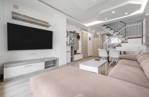 Calafell Apartment | Apartment 'Duplex Center' with Balcony, Wi-Fi and Air Conditioning