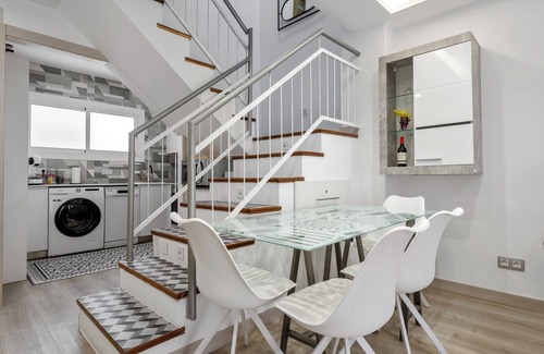 Calafell Apartment | Apartment 'Duplex Center' with Balcony, Wi-Fi and Air Conditioning