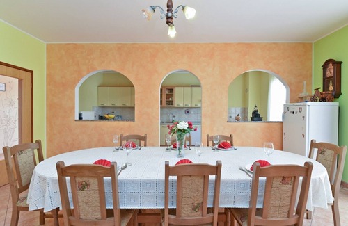 Kastelir-Labinci Apartment | Apartment Dvori with Private Pool
