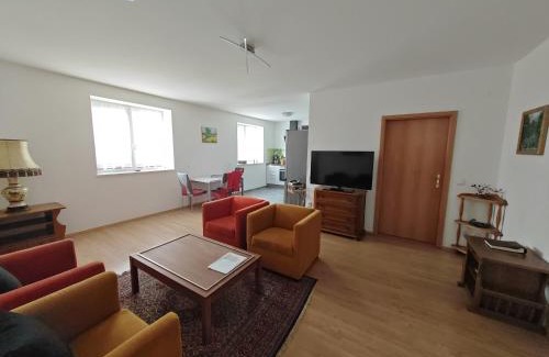 Grafenwohr Apartment | Apartment E2 - Gut ausgestattete 3-Zimmerwohnung 64 qm, für 1-3 Personen 1 DZ 1EZ