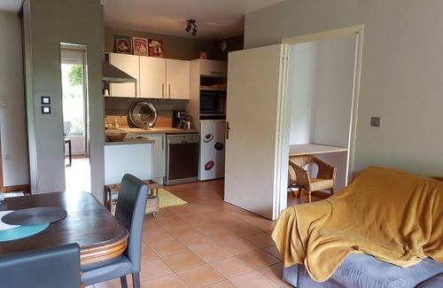Gap Apartment | Apartment-Ensuite with Shower-Garden view