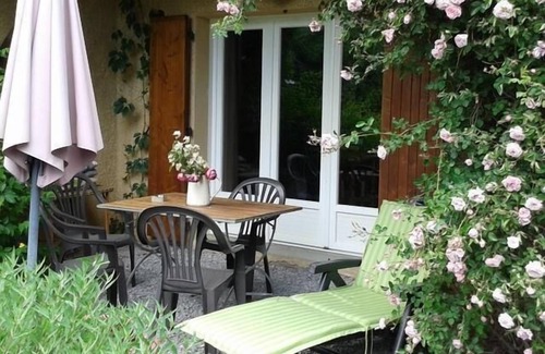 Gap Apartment | Apartment-Ensuite with Shower-Garden view