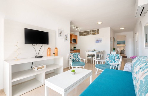 Cala Ferrera Apartment | Apartment 'Erizo De Mar' with Sea View, Wi-Fi and Air Conditioning