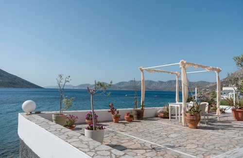 Massouri Apartment | Apartment 'Ermis Side Sea View' with Shared Garden, Wi-Fi and Air Conditioning