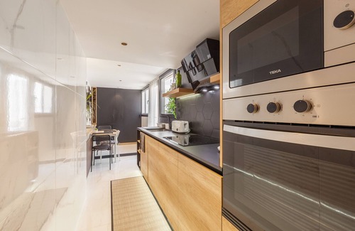 Vilanova I la Geltru Apartment | Apartment "Dulce y Acogedor" with Private Terrace & Wi-Fi