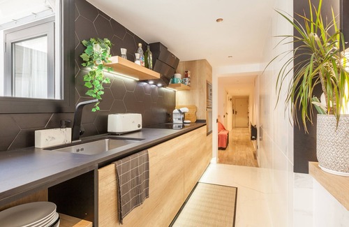 Vilanova I la Geltru Apartment | Apartment "Dulce y Acogedor" with Private Terrace & Wi-Fi