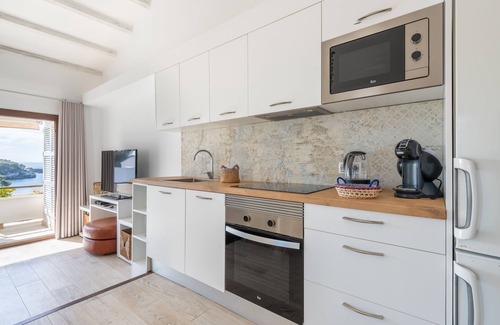 Cala Ferrera Apartment | Apartment 'Estrella De Mar' with Sea View, Wi-Fi and Air Conditioning