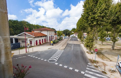 Lesparre-Medoc Apartment | Apartment 'Estuary ' with Terrace & Wi-Fi