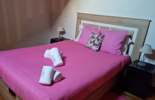 Barracao Apartment | Apartment "Estudio - Casa Oliveira" with Mountain View, Shared Pool & Wi-Fi