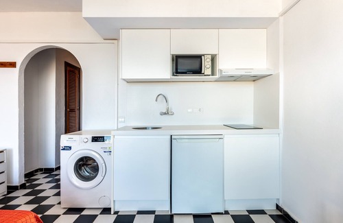 Es Pujols Apartment | Apartment 'Estudio Mirada 304' with Lake View, Wi-Fi and Air Conditioning