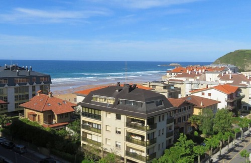 Zarautz Apartment | Apartment Euromar - Pool, tennis, beach and incredible view, by Egona