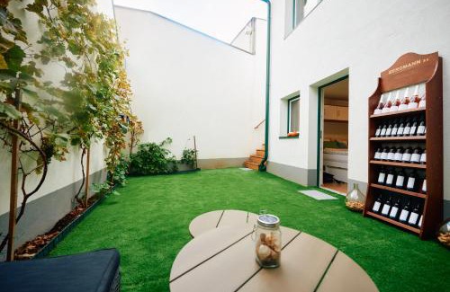 Retz Apartment | Apartment für 2 Erwachsene und 2 Kinder, ausgestattet mit einem Weinkeller und einem kleinen Hof - SELF-MADE FRÜHSTÜCK INBEGRIFFEN