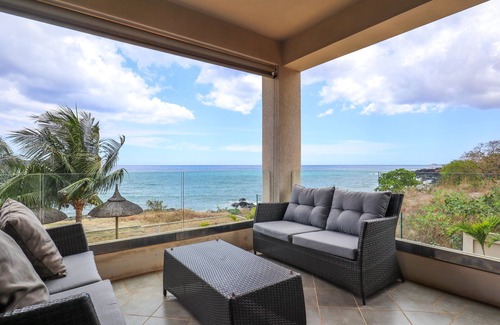 Flic-en-Flac Apartment | Apartment facing the Beach