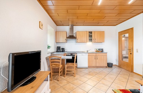 Krappe Apartment | Apartment 'Familie Nahrstedt Parterre' with Shared Terrace, Private Garden and Wi-Fi