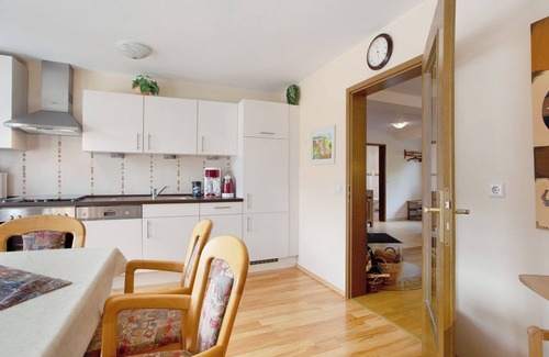 Usseln Apartment | Apartment 'Ferienwohnung Königshof 3' with Shared Garden, Balcony, Wi-Fi, Meine Card plus Gästekarte