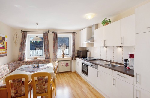 Usseln Apartment | Apartment 'Ferienwohnung Königshof 3' with Shared Garden, Balcony, Wi-Fi, Meine Card plus Gästekarte