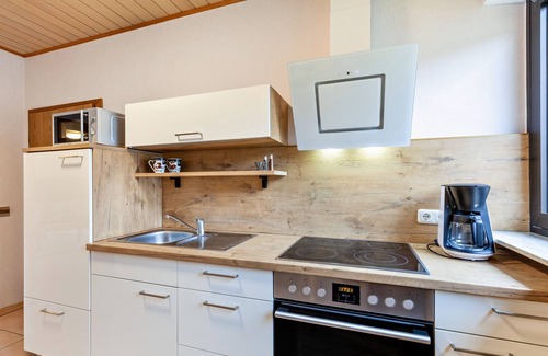 Haintchen Apartment | Apartment 'Ferienwohnung Klug' with Private Terrace, Shared Garden and Wi-Fi