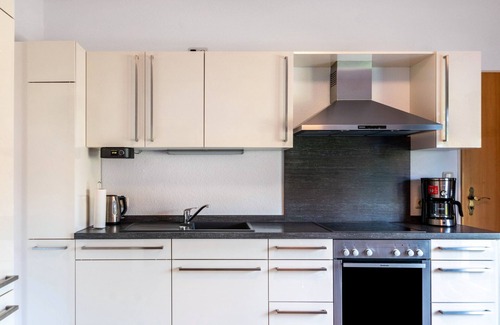 Emden Apartment | Apartment 'Ferienhaus Behrends' with Private Terrace, Shared Garden and Wi-Fi