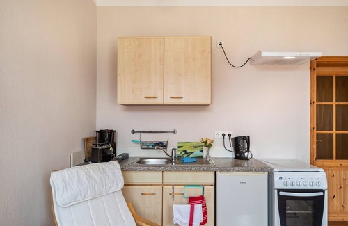 Krakow am See Apartment | Apartment 'Ferienwohnung 7' with Shared Terrace and Shared Garden
