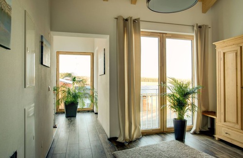 Dormettingen Apartment | Apartment 'Ferienwohnung Lindenhof' with Shared Garden, Balcony and Wi-Fi