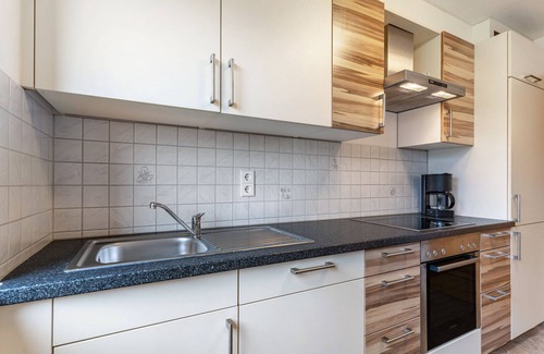 Baiersbronn Apartment | Apartment 'Ferienwohnung Schwarzwald' with Mountain View, Shared Terrace and Wi-Fi