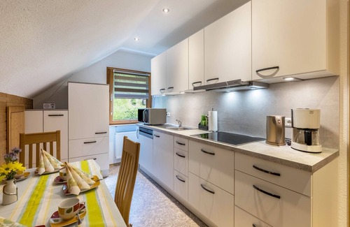 Gemarkung Tieringen Apartment | Apartment "Ferienwohnung Haus Am Wald" with Mountain View, Private Balcony & Wi-Fi