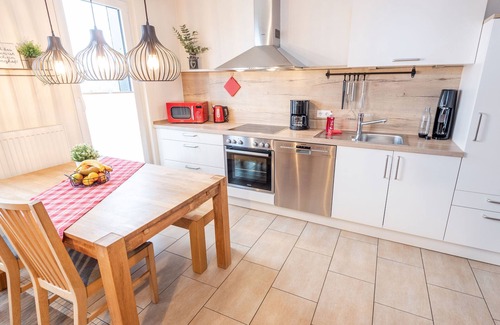 Helden Apartment | Apartment 'Ferienwohnung Heuboden' with Mountain View, Shared Terrace and Wi-Fi