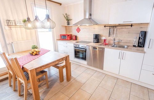Helden Apartment | Apartment 'Ferienwohnung Heuboden' with Mountain View, Shared Terrace and Wi-Fi