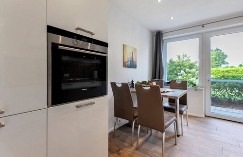 Osterrade Apartment | Apartment 'Ferienwohnung Offenbütteler Moor' with Private Terrace, Private Garden and Wi-Fi