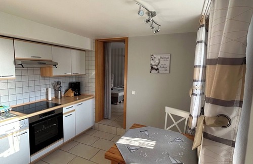 Hallig Langeneß Apartment | Apartment 'Ferienwohnung Helgoland' with Sea View, Shared Terrace and Wi-Fi