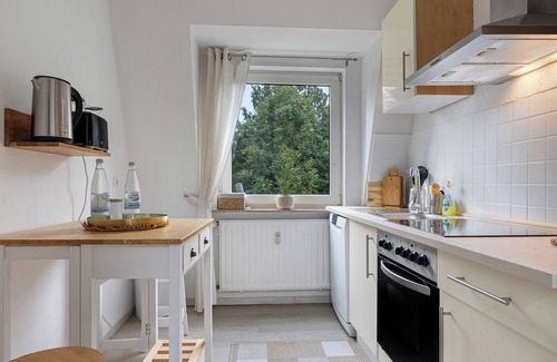 Heessen Apartment | Apartment 'Ferienwohnung Berti' with Balcony and Infrared Sauna