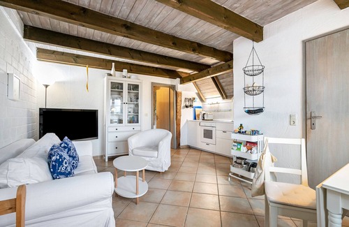 Rodenas Apartment | Apartment 'Ferienwohnung 1' with Shared Garden, Balcony and Wi-Fi