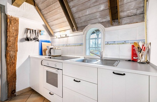 Rodenas Apartment | Apartment 'Ferienwohnung 1' with Shared Garden, Balcony and Wi-Fi