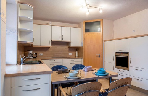 Netze Apartment | Apartment 'Ferienwohnung Hof Schäfer' with Balcony and Wi-Fi