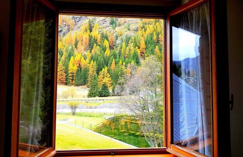 Champoluc Apartment | Apartment few steps from the Monterosa Ski ticket office