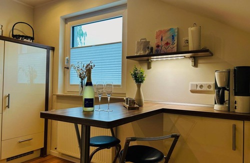 Naumburg Apartment | Apartment 'Fewo Bei Freunden' with Mountain View, Wi-Fi and Air Conditioning
