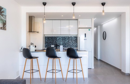 Calvia Apartment | Apartment 'First Line Cosy' with Sea View, Wi-Fi and Air Conditioning