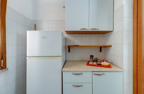 Cabras Apartment | Apartment 'Flamingo House' with Balcony, Wi-Fi and Air Conditioning