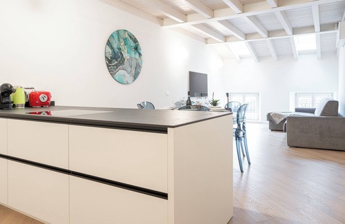 Salo Apartment | Apartment 'Flat 5' with Lake View, Wi-Fi and Air Conditioning