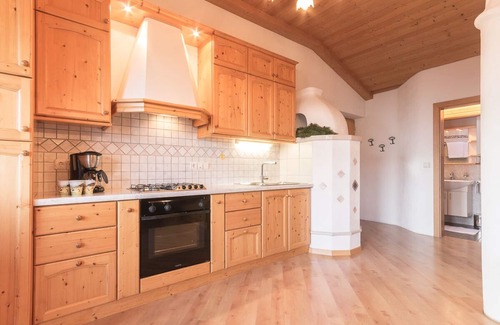 Feldthurns Apartment | Apartment for 2-4 people with a large terrace and sauna as well as a tiled stove