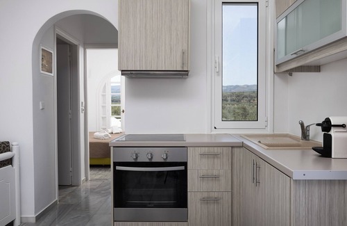 Rethymno Apartment | Apartment for 2 with wonderful seaview