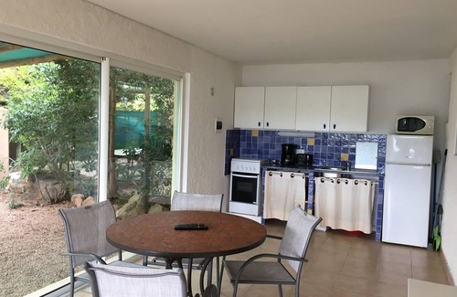 Favone Apartment | Apartment for 4 people, ground floor, sea view, direct access to the beach