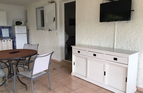 Favone Apartment | Apartment for 4 people, ground floor, sea view, direct access to the beach