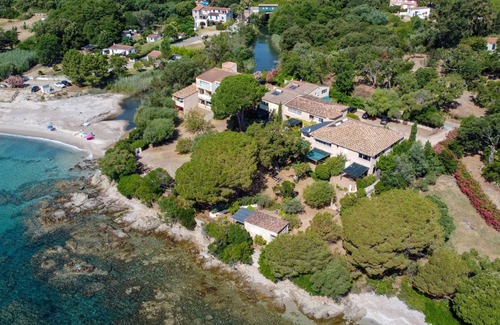 Favone Apartment | Apartment for 4 people, ground floor, sea view, direct access to the beach