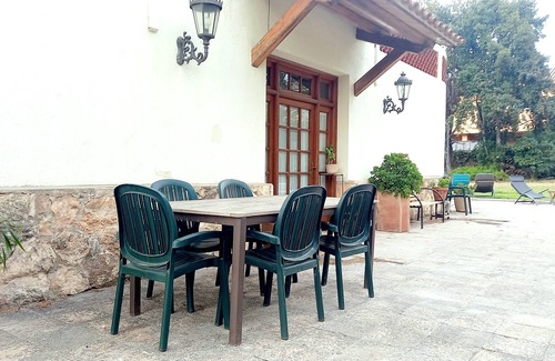 Altafulla Apartment | Apartment for 4 in villa, satellite TV, garden, pool, 10 min. walk to the beach