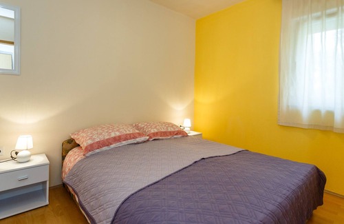Baska Condo | APARTMENT FOR 4 WITH POOL IN A QUIET LOCATION, ISLAND OF KRK, BAŠKA