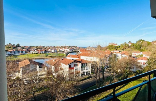 Ciboure Apartment | Apartment for 6 with Socoa view and terrace