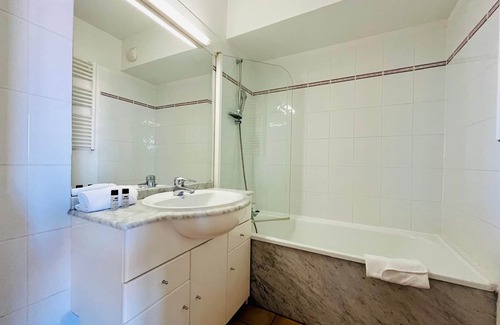 Ciboure Apartment | Apartment for 6 with Socoa view and terrace