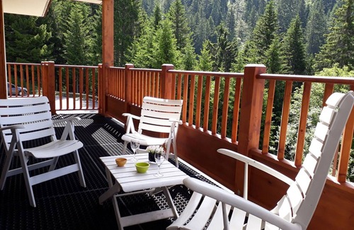 Cohennoz Apartment | Apartment for 8, pool, wifi, 4 bdr, parking